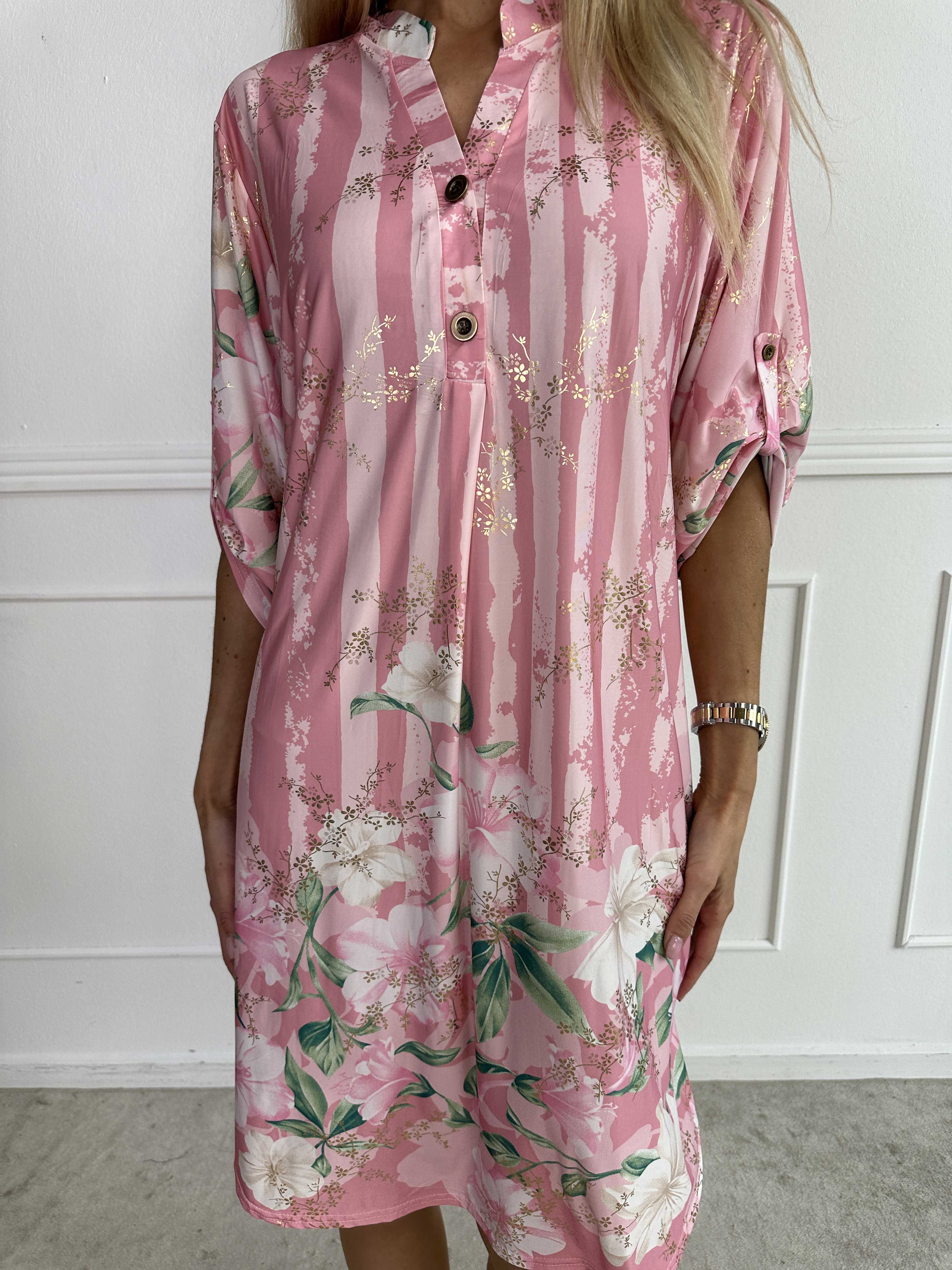 Ebba Floral Stripe Long - Elastisk blomstret kjole med guld detaljer